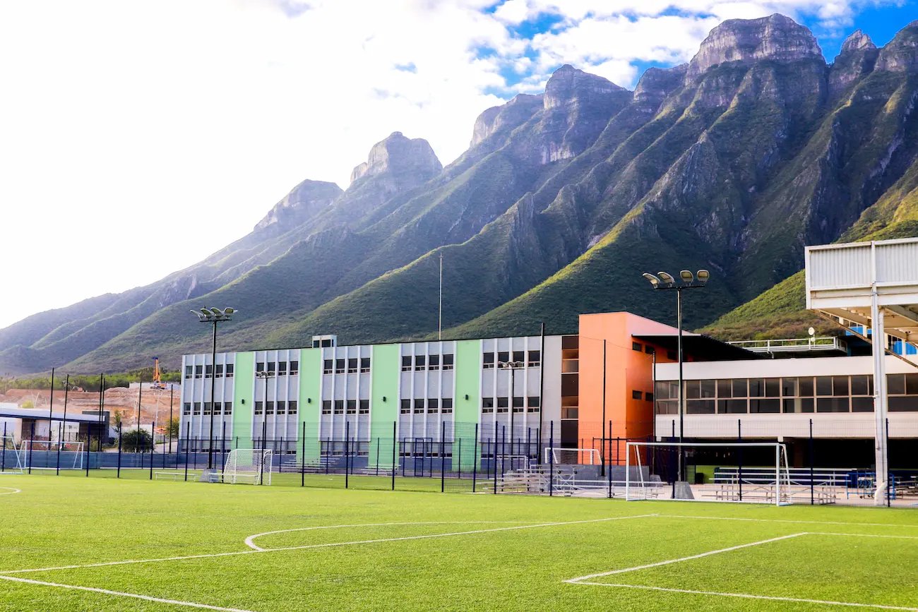 West Heights International School — foto 1