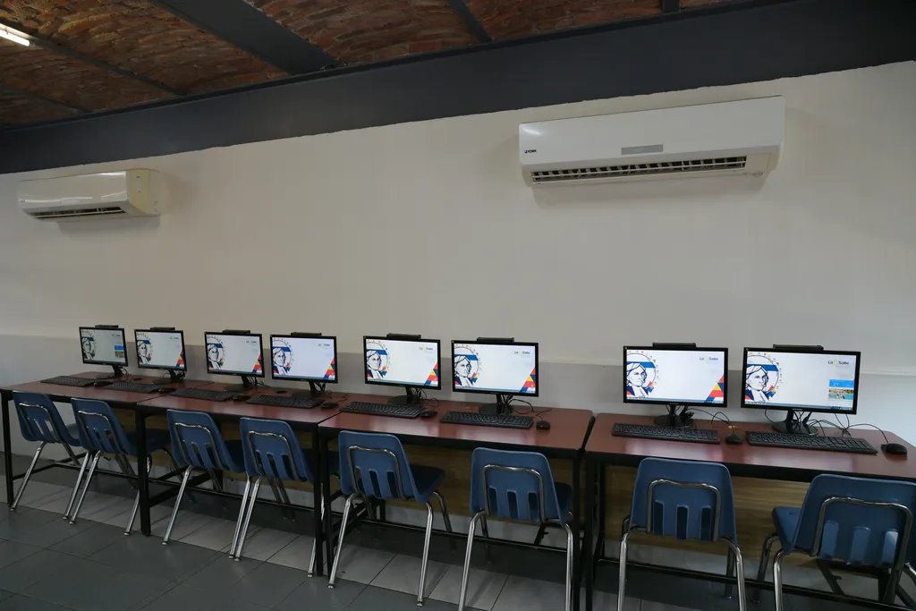 Colegio Febres Cordero La Salle — foto 3