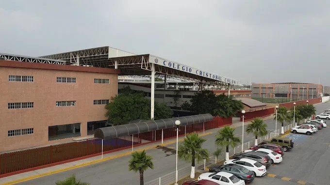 Colegio Cristóbal Colón — foto 1