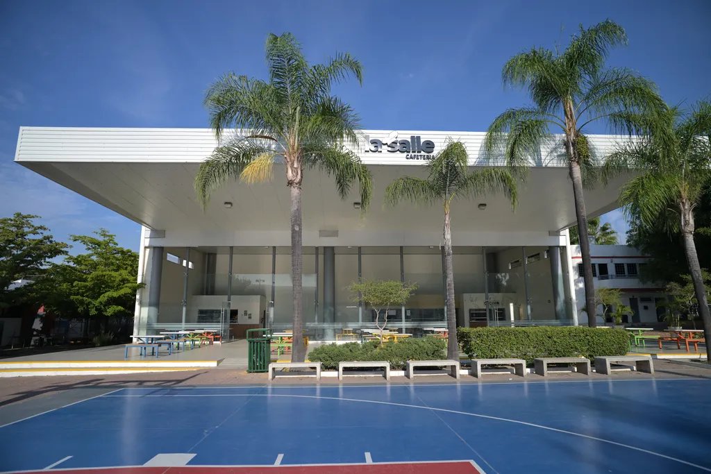 Colegio Febres Cordero La Salle — foto 2